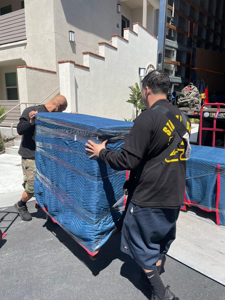 Santa Ana movers by OC Movers team helping a family move in Santa Ana