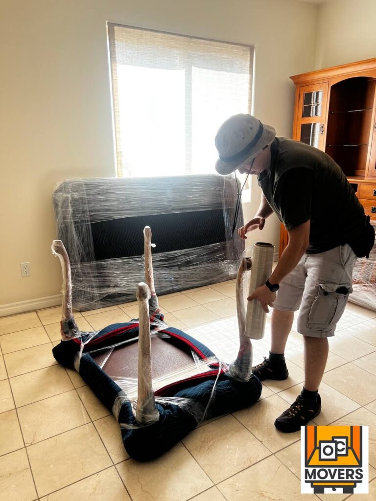 Apartment moving services in Costa Mesa with elevator and parking planning