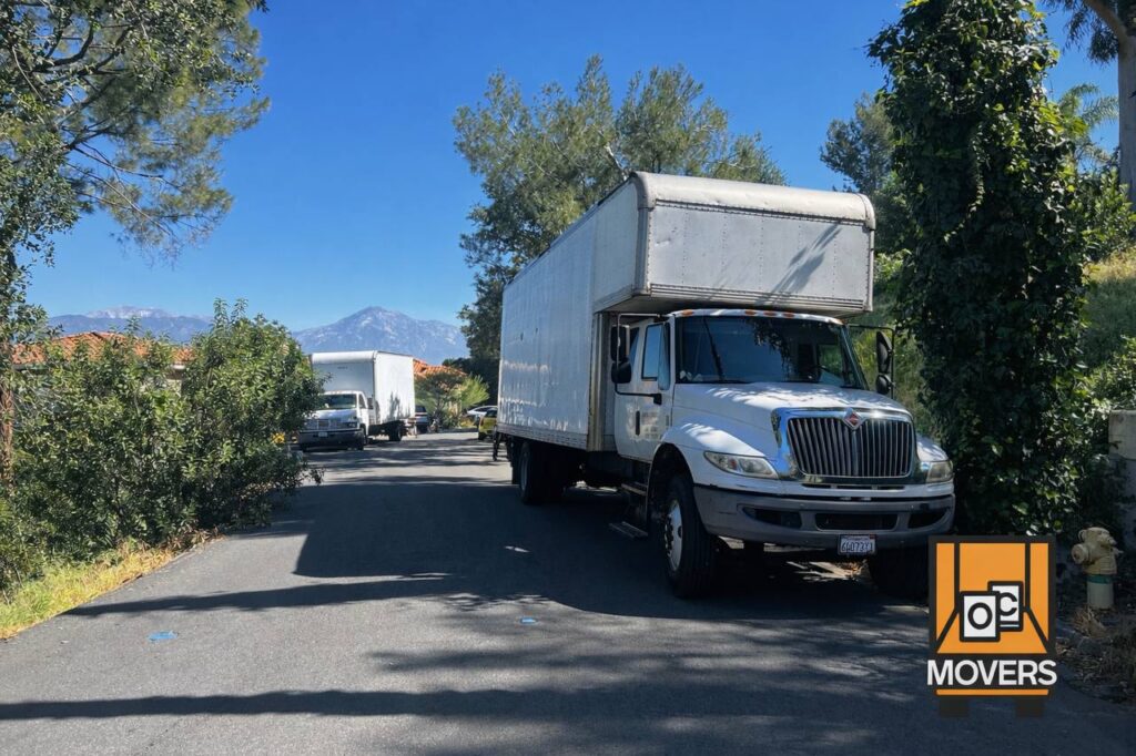 Hiring professional movers and choosing between 2 or 3 movers